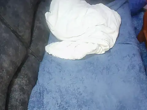 petitev online show from 10.17.25