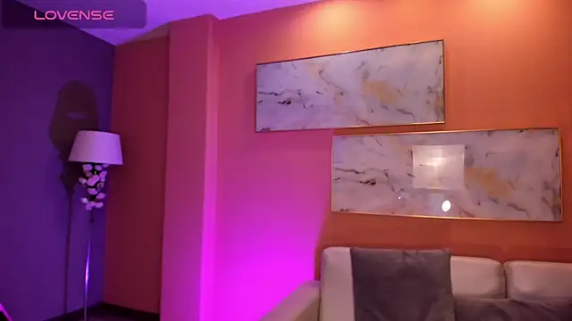 DonnaStonne online show from 01.20.25