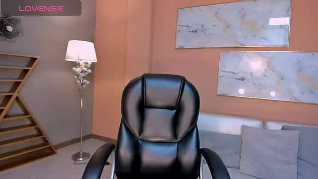 DonnaStonne online show from 01.24.25