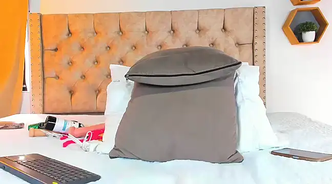 Anya Texas online show from 03.14.25