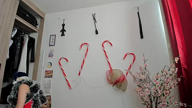 Snapshot of Tanya_WorldBondage chatting on 12.31.24 Tanya WorldBondage online show from 12.31.24