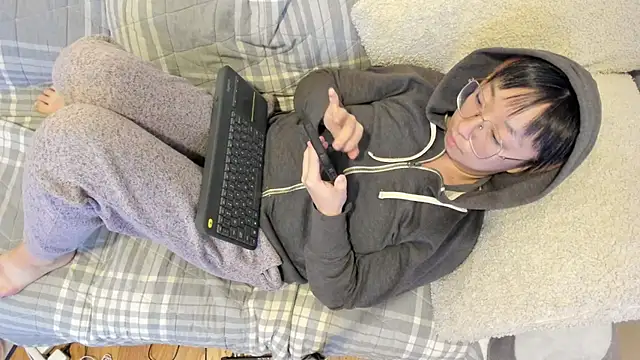 luxgray online show from 10.16.25