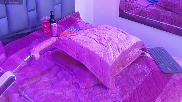 brithanyadams23 online show from 02.15.25