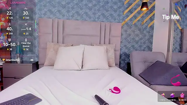 Snapshot of NiiaMoore chatting on 10.16.25 NiiaMoore online show from 10.16.25