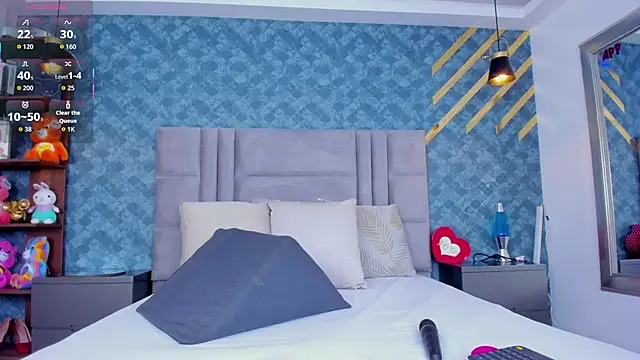 NiiaMoore online show from 04.08.26