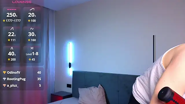 Snapshot of AmondCor chatting on 10.08.25 AmondCor online show from 10.08.25