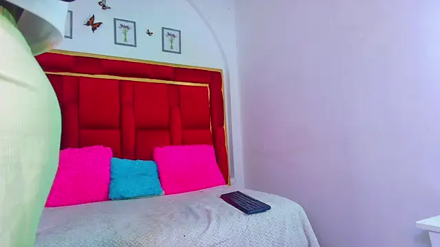 CoralHarrinson online show from 10.19.25