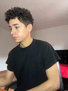 Snapshot of DavidfullOFlove chatting on 02.21.25 DavidfullOFlove online show from 02.21.25