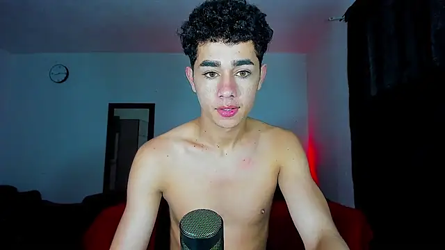 Snapshot of DavidfullOFlove chatting on 02.22.25 DavidfullOFlove online show from 02.22.25