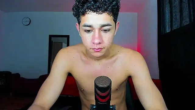 Snapshot of DavidfullOFlove chatting on 02.24.25 DavidfullOFlove online show from 02.24.25