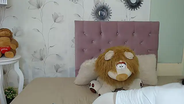 ariel milk online show from 02.17.25