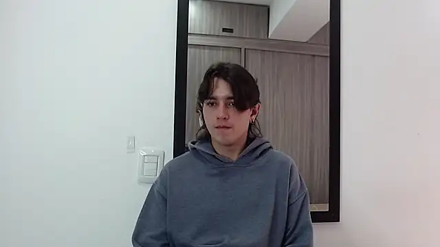 Snapshot of alex_connorr chatting on 02.19.25 alex connorr online show from 02.19.25