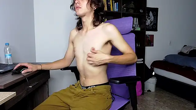 Snapshot of alex_connorr chatting on 09.16.25 alex connorr online show from 09.16.25