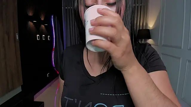 Anna parkker  online show from 11.21.25