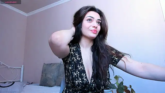 Snapshot of _cleopattra_ chatting on 01.11.25  cleopattra  online show from 01.11.25