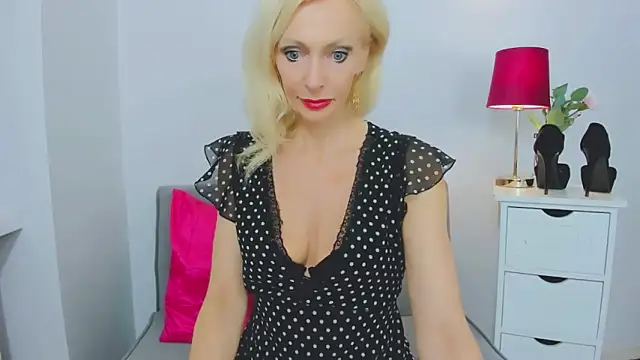 CrystalHotty online show from 01.21.25