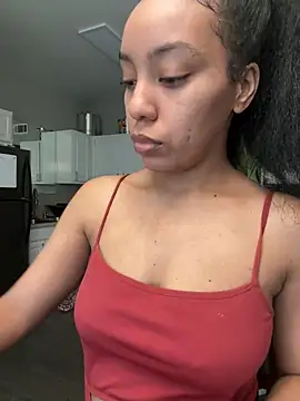 juicyyy323 online show from 12.19.24