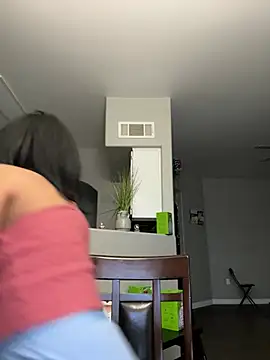 juicyyy323 online show from 12.21.24