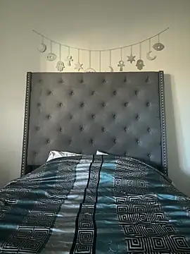 juicyyy323 online show from 12.13.25