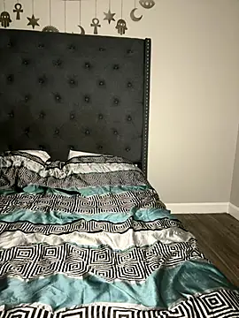 juicyyy323 online show from 12.16.25