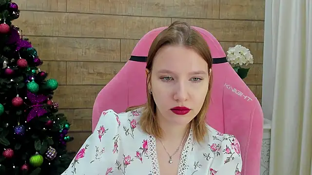 LiliLinn online show from 12.22.25