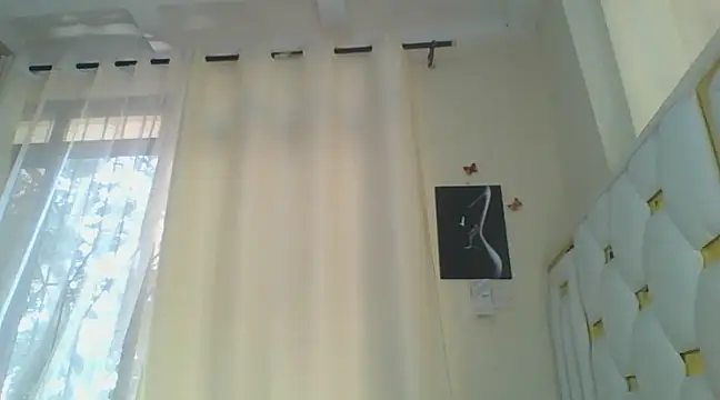 Snapshot of sweetlove05 chatting on 02.17.25 sweetlove05 online show from 02.17.25