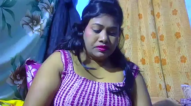 Snapshot of sexy_roma chatting on 03.06.25 sexy roma online show from 03.06.25