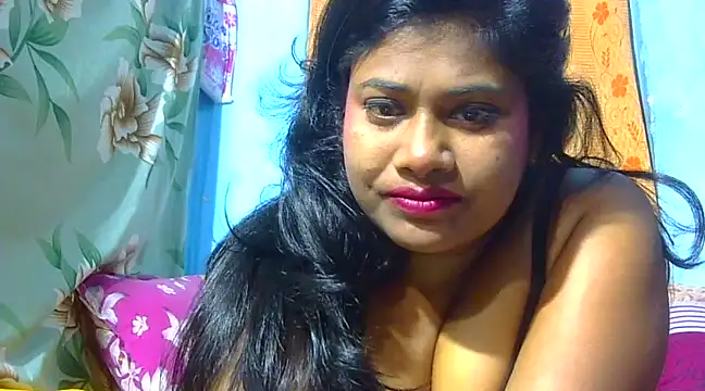 Snapshot of sexy_roma chatting on 03.07.25 sexy roma online show from 03.07.25