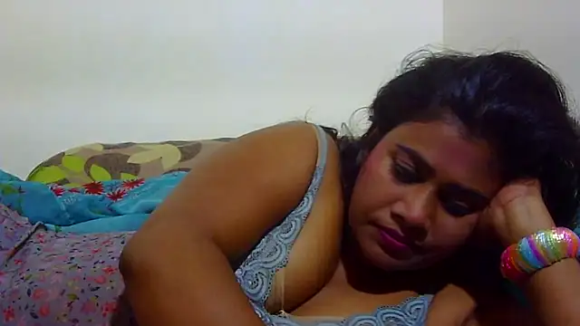 Snapshot of sexy_roma chatting on 11.24.25 sexy roma online show from 11.24.25