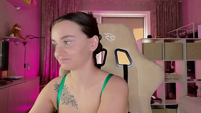 Katy perry  online show from 03.22.25