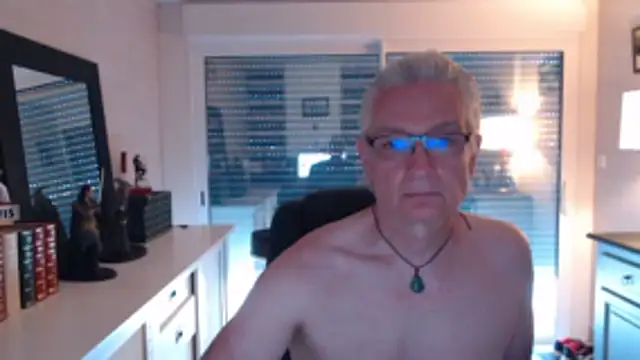 Snapshot of Goduleur69 chatting on 05.28.26 Goduleur69 online show from 05.28.26