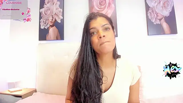 Snapshot of Sweetdreamses_ chatting on 02.02.25 Sweetdreamses  online show from 02.02.25