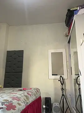 Indiazinhax online show from 02.06.26