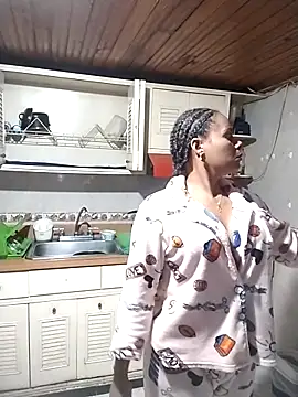 Snapshot of Camille_rose_ chatting on 03.04.25 Camille rose online show from 03.04.25