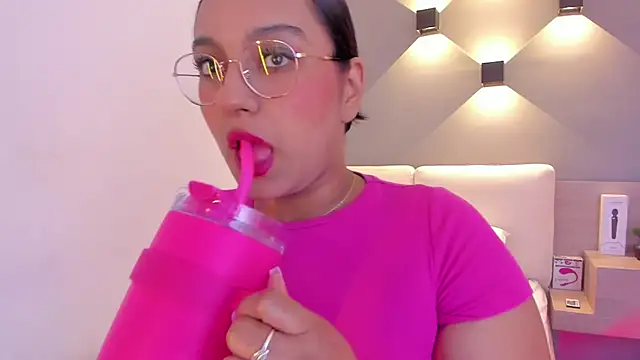 ellamontoya online show from 01.30.25