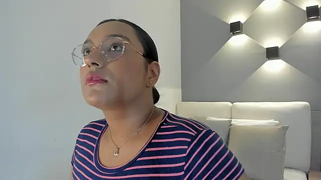 ellamontoya online show from 09.30.25