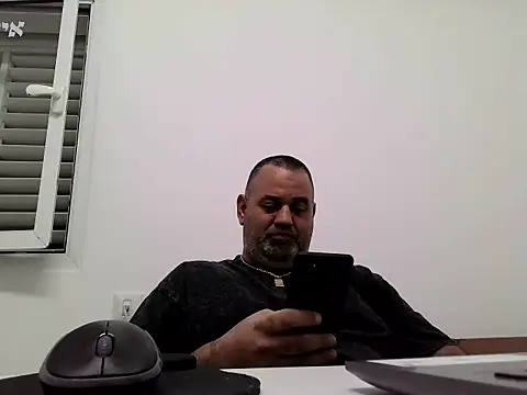 Snapshot of your_man85 chatting on 01.26.25 your man85 online show from 01.26.25