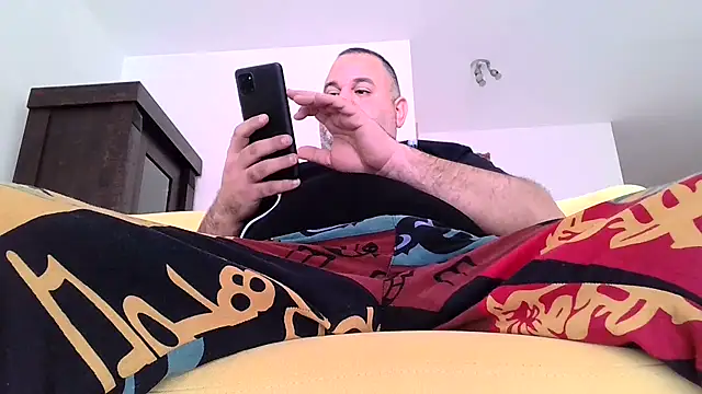 Snapshot of your_man85 chatting on 03.06.25 your man85 online show from 03.06.25