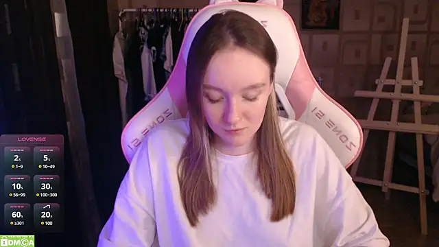 MoonlishSiren online show from 03.15.25