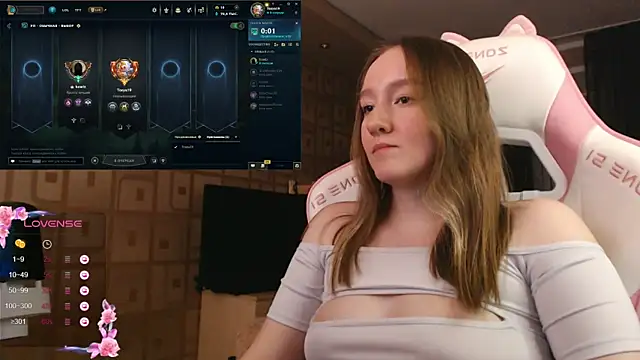 MoonlishSiren online show from 10.12.25