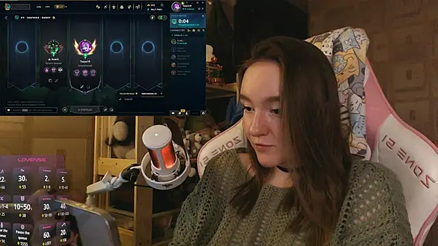 Snapshot of MoonlishSiren chatting on 07.12.26 MoonlishSiren online show from 07.12.26