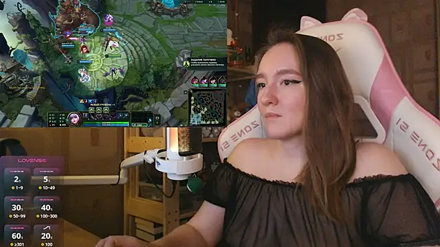 Snapshot of MoonlishSiren chatting on 07.22.26 MoonlishSiren online show from 07.22.26