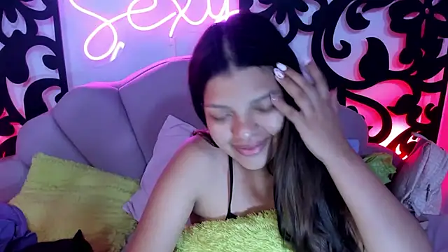 Snapshot of your_little_naughty1 chatting on 12.31.24 your little naughty1 online show from 12.31.24