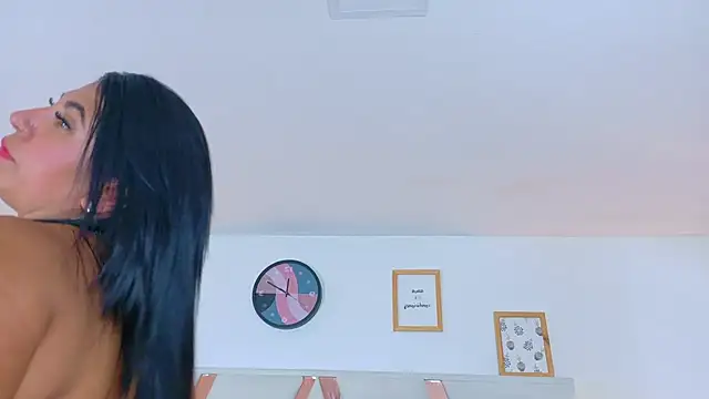 KendalMilleer online show from 02.04.25