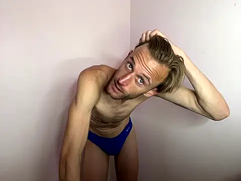 Snapshot of aquilesmade chatting on 10.27.25 aquilesmade online show from 10.27.25