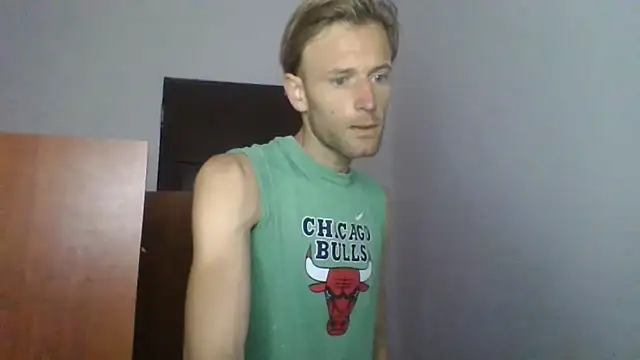 Snapshot of aquilesmade chatting on 10.31.25 aquilesmade online show from 10.31.25