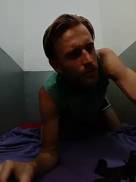 Snapshot of aquilesmade chatting on 11.09.25 aquilesmade online show from 11.09.25