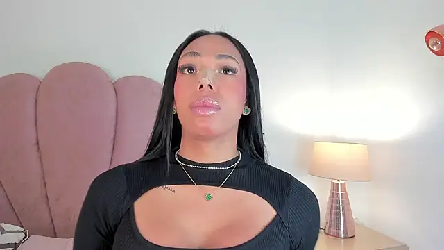 Nicole Paradise online show from 12.02.25