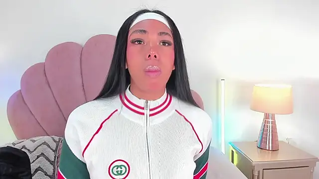 Nicole Paradise online show from 12.15.25