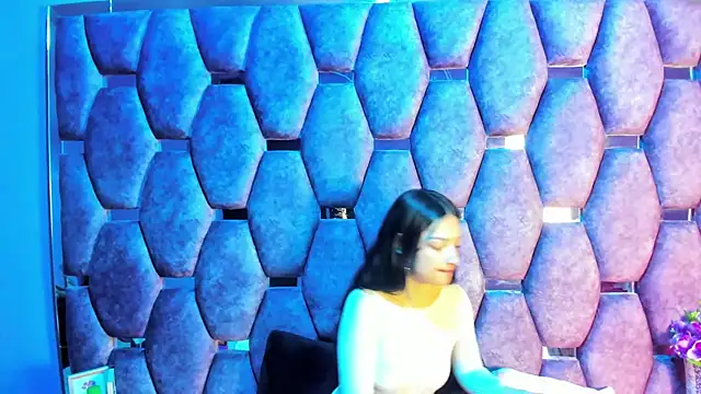 Aurora 18 online show from 10.10.25